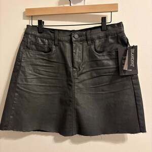 BlankNYC Spartacus Black Coated Denim Frayed Hem Mini Skirt Size 28 NWT